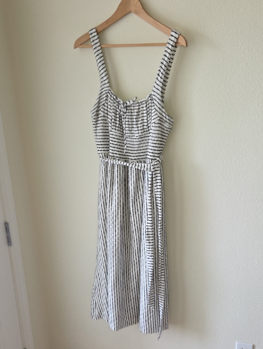 CeCe White and Black Striped Sleeveless Midi Dress Sz L